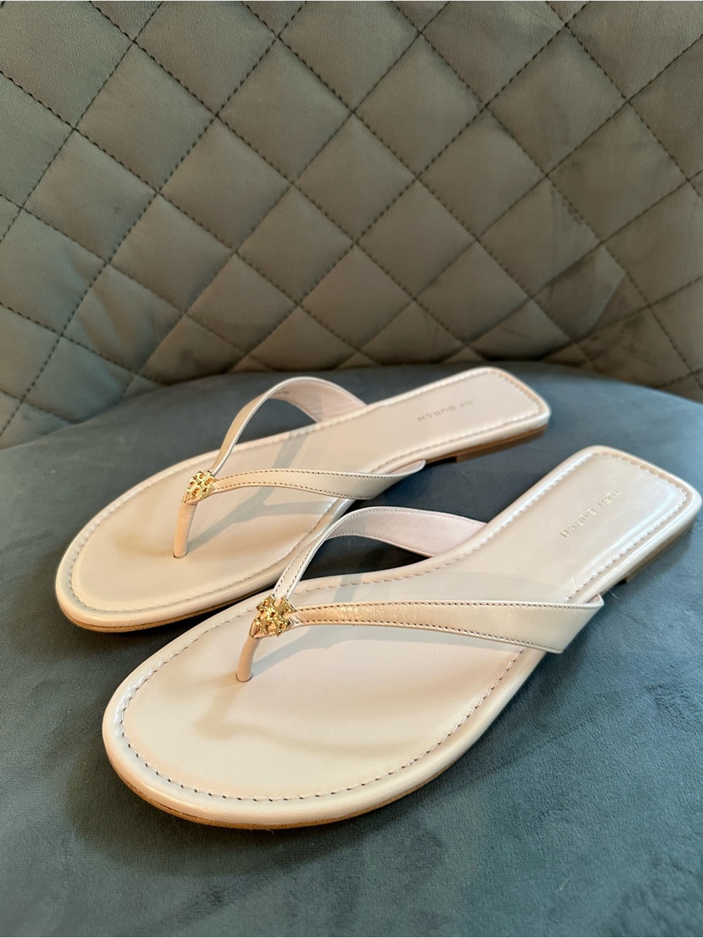 Tory Burch Shell Pink Classic Flip Flop Leather Thong Sandals NWT - Picture 2 of 6